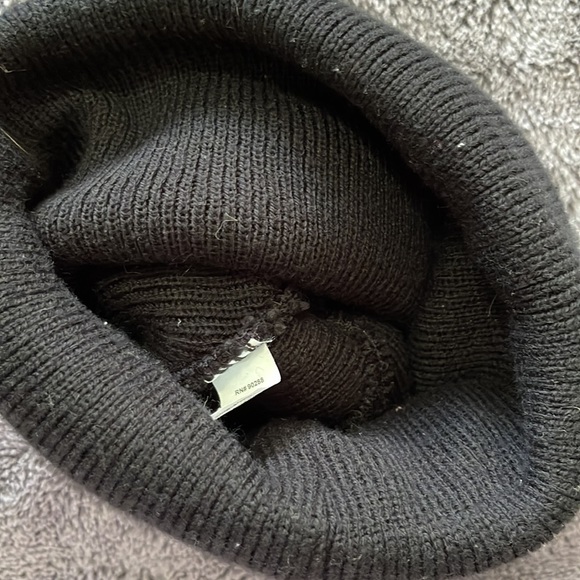 ADIDAS BLACK BEANIE - Picture 7 of 7